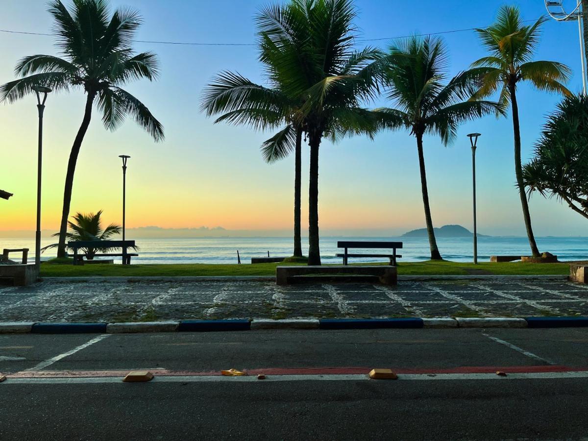 Апартаменты Frente Pro Mar - A - Praia Do Tombo - Beachfront Гуаружа Экстерьер фото